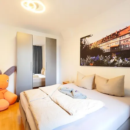 Gruenderzeitwohnung Unweit Der Altstadt 아파트 *